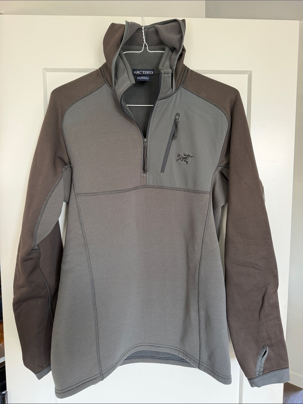 Men’s Arc'teryx LEAF Naga Gray Hooded Midlayer Jacket
